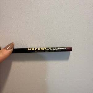 BELLE Beauty Kim Gravel Definabelle Waterproof Kajal Liner GARNET .021 oz NEW